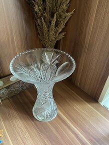 Broušené sklo - váza - 2