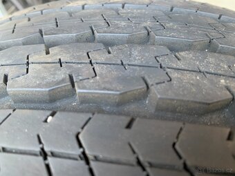 Prodám letní pneu s disky, originál Ford, rozměr 215/65 R15C - 2
