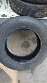 Letní pneu 215/65r17 - 2