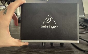 Behringer U-Phoria UMC22 USB zvuková karta - 2