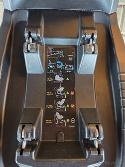Maxi-Cosi iSize ISOFIX základna + autosedačka zdarma - 2