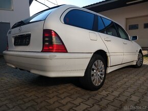 Mercedes benz W202 kombi - dveře kufru - 2