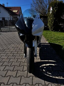Yamaha R1 okruhovka - 2