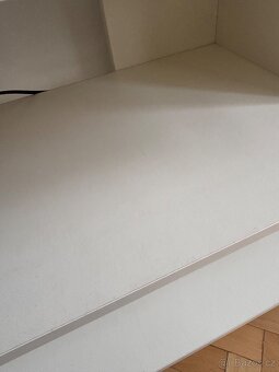 IKEA Bennu TV stolek na kolečkách - bílý - 2