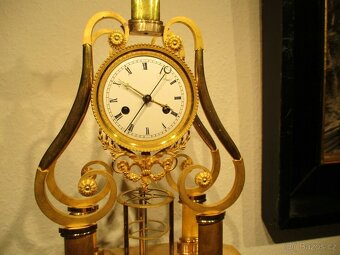 Kostrové hodiny Francie kolem roku 1780 s mimořádně vzácným - 2