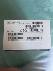 Sony XPERIA XZ Premium - 2
