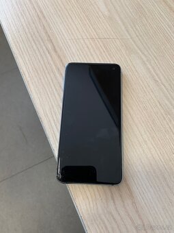 Samsung galaxy s10e - 2