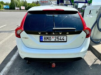 VOLVO V60 2.0 2011 - 2