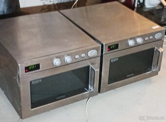 Profesionální mikrovlnné trouby SAMSUNG CM-1519 a 1919 - 2