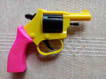 Retro dětská plastová pistolka KDN (Kaden) - 2