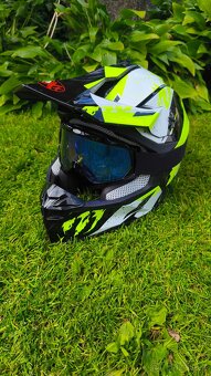 Helma na moto (vel.M) nová - 2
