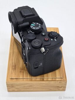 Sony A7IV TOP STAV + 64 SD + extra baterie - 2