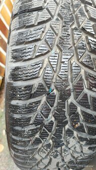 Toyota C-hr originál zimní pneu NOKIAN 215/60 17R 96H - 2