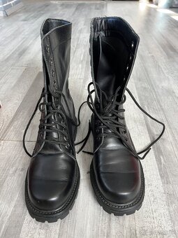 Vysoké kožené boty úplně nové vel 42 - 2