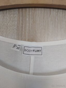 Halenka, tričko. Vel 44/46 - 2