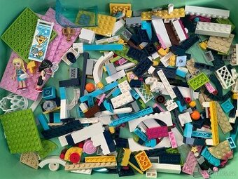 Lego Friends 41338 Stephanie ve sportovní aréně - 2