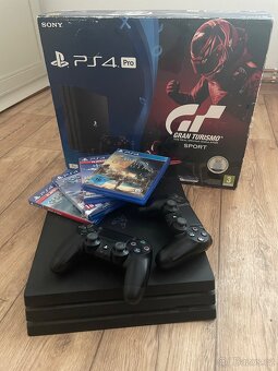 PS4 PRO 1TB - skvělý stav, ovladače, hry - 2