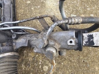 Servotronic hřebenové řízení BMW E60 E61 - 2