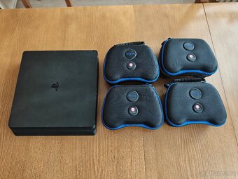 Playstation 4 Slim, 2TB SSD, 4 ovladače, 7 her - 2