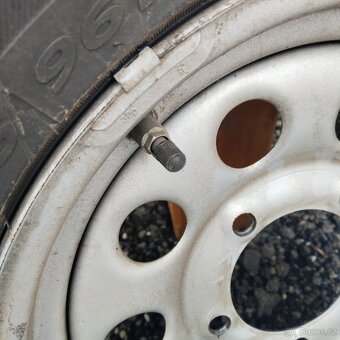 205/70r15 kola Suzuki jimny - 2