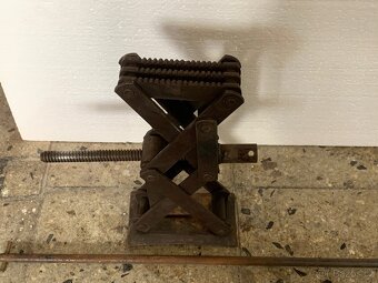 Hever nůžkový - 2