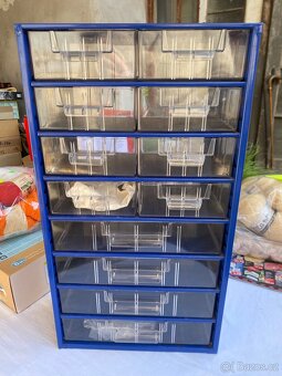 Šuplíkový kompakt na spojovací materiál - 2