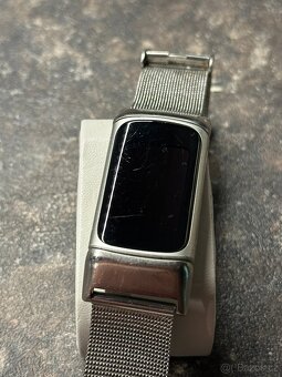 Chytrý náramek Fitbit Charge 5 stříbrný - 2