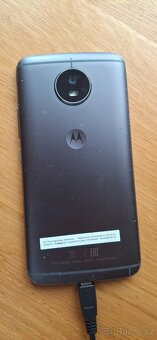 Motorola mobilní telefon - 2