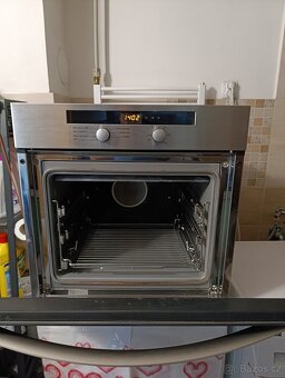 Vestavná trouba Miele - 2
