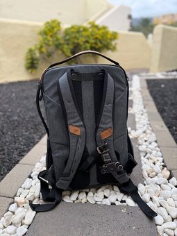 Peak Design Everyday Backpack V2 30l - barva Charcoal - 2