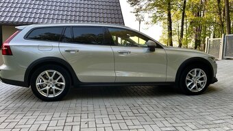 Prodám Volvo V60 cross country, nez.topení, odpočet DPH - 2