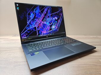 18"_PREDATOR HELIOS 18_i9-14900HX_32GB_3000GB_RTX 4070 8GB - 2