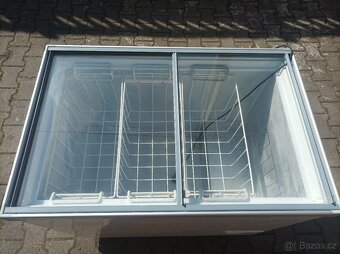 Prosklený pultový mrazící box 210 l - 2