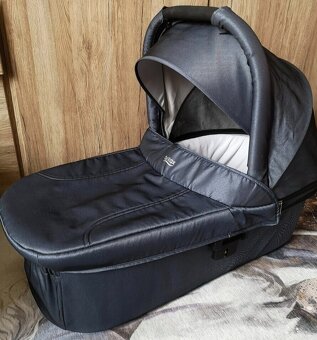 Britax b motion plus, air kola ,velmi zachovalý - 2