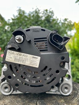 Alternátor Valeo 037903025T - 2