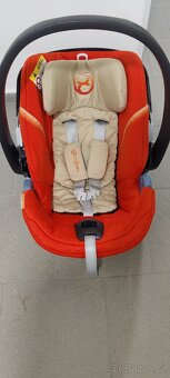 Cybex autosedačka s Izofixem a kočárek Moon Scala - 2