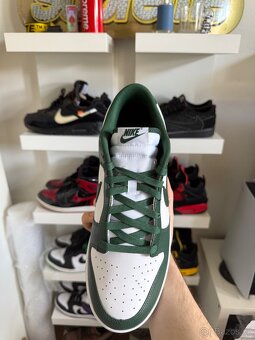 Nike Dunk Low Michigan - 2