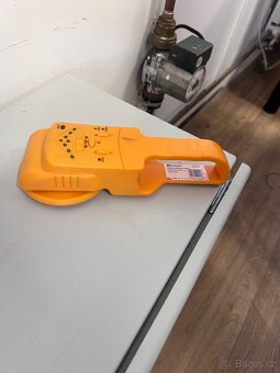 FK technics detektor vodičů,kovu a dřeva - 2
