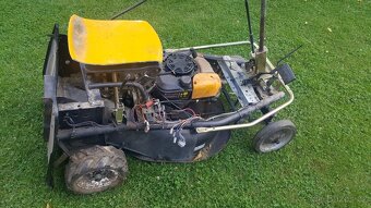 zahradní traktor-rider - 2