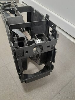 VW Caddy / Touran - skelet středového tunelu - 2