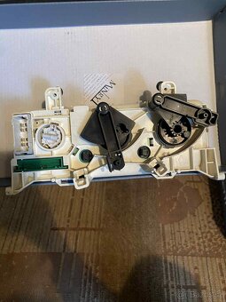 Interiérové díly z Renault Clio 2. Gen. - 2