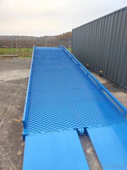 Prodám mobilní nakládací rampu - Model DCQY-10-1.8 - 2