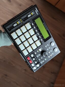 Akai MPC 1000 BK + JJOS2XL - 2