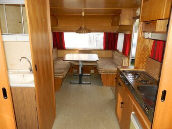 Dvouosý karavan Fendt - 2