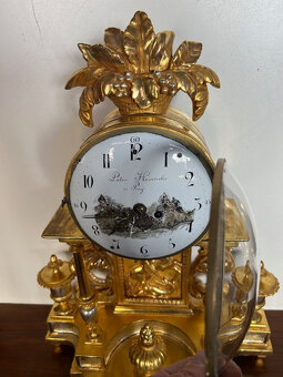 Klasicizní hodiny. - 2