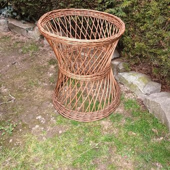 Proutěný stojan - 2