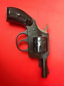 Malorazkovy revolver Harrington Richardson - 2