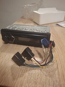 Prodám Pioneer mvh-s100ub a audio reproduktory Sencor 13mm - 2