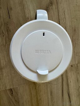 BRITA Sklenená kanvica 2,5 l svetlo modrá - 2