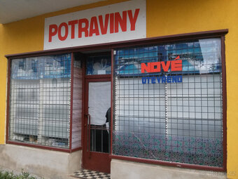 Prodejna potravin s bydlením v centru obce - 2